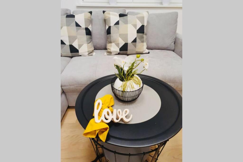 Leon Apartment Neu! Gemuetlichkeit An Erster Stelle Линц Екстериор снимка
